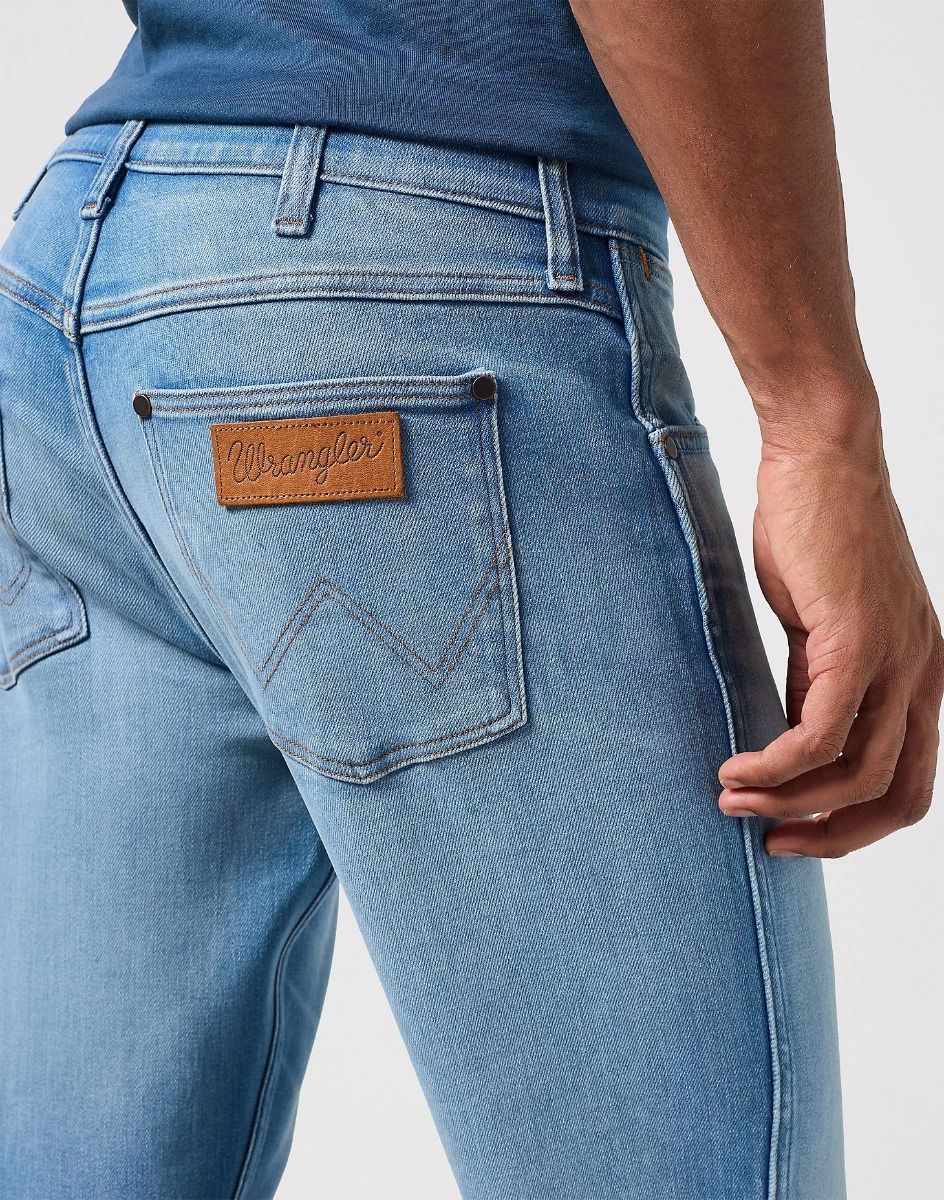 Wrangler Herren Jeans Greensboro I – Regular Fit, Gerade Beine, Stretch, Größe 30/32, Farbe El Camino