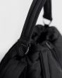 Beuteltasche SANDQVIST Curve Bucket Bag Black